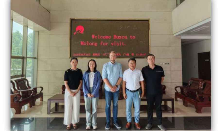 Buzca supplier meeting at a Chinese manufacturer